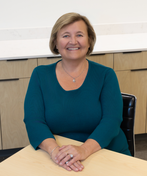 Claudia Fernandez loan officer and reverse mortgage specialist in Denver, Colorado.